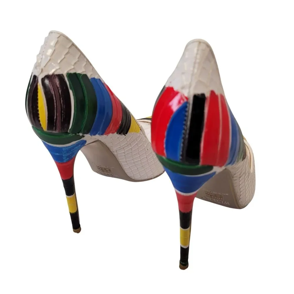 Wetkiss women pointed